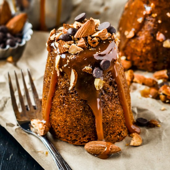 Sticky date, choc chip puddings