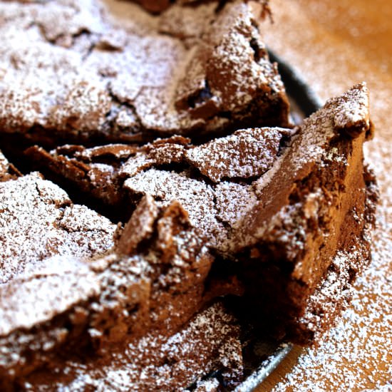 Cracked Chocolate Cake
