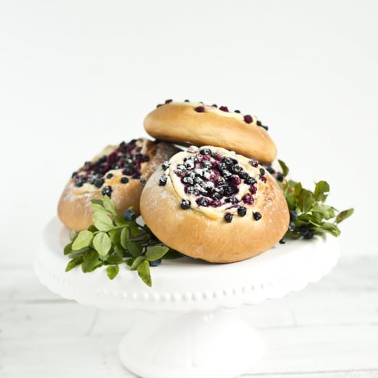 Buns with Cottage Cheese