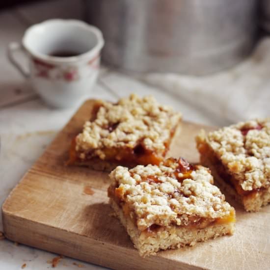 Peach Pie Crumble Bars