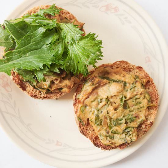 Caramelized Onion & Kale Spread