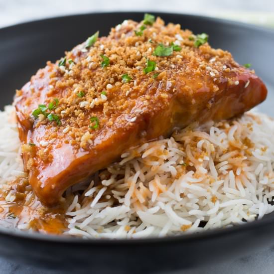 Teriyaki salmon with sriracha sauce