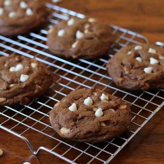 Hint of Chocolate Cookies