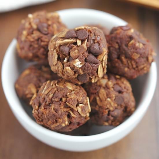 Chocolate Cherry Energy Bites