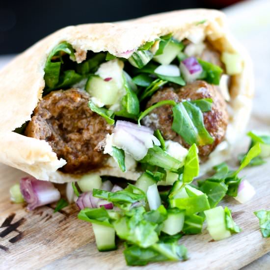 Pita bread with spicy meatballs
