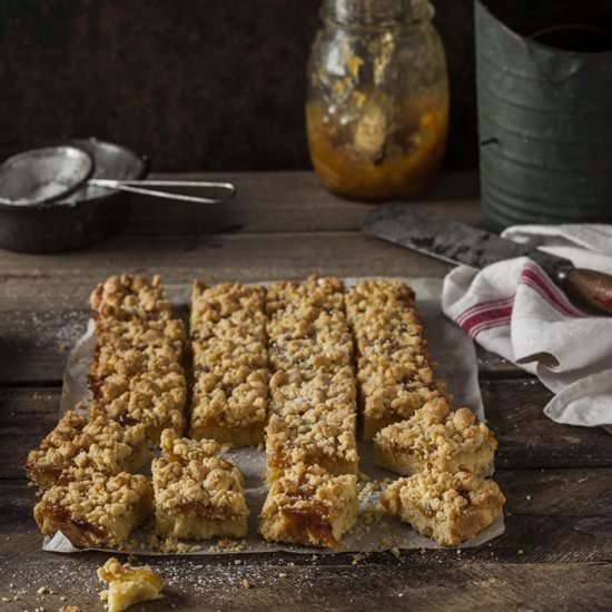 Shortbread bars with marmalade
