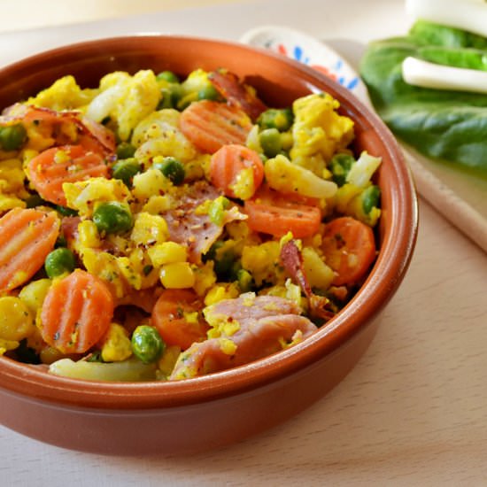 Vegetables and Bacon Scrambled Eggs