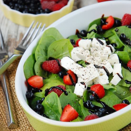 Spinach, berries and feta salad
