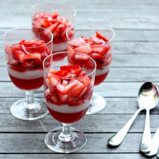Layered Strawberry-Coconut Dessert