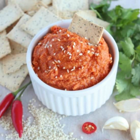 Roasted Garlic & Red Pepper Hummus