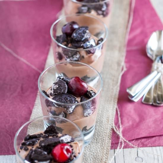 Chocolate Greek yogurt pots