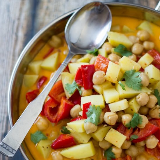 6 Ingredient Vegan Chickpea Curry