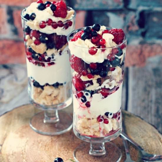 Eton mess with forest fruits