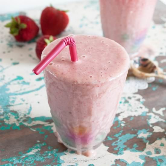 Iced Strawberry Almond Smoothie