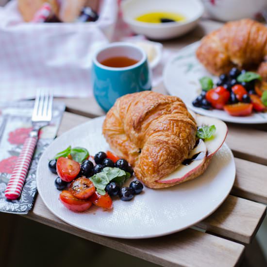 Apple and Pesto Croissant Sandwich