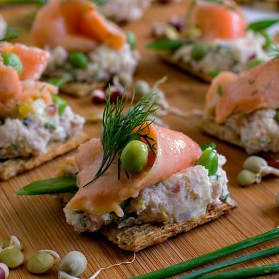 Ceviche Salmon and Peas on Crackers