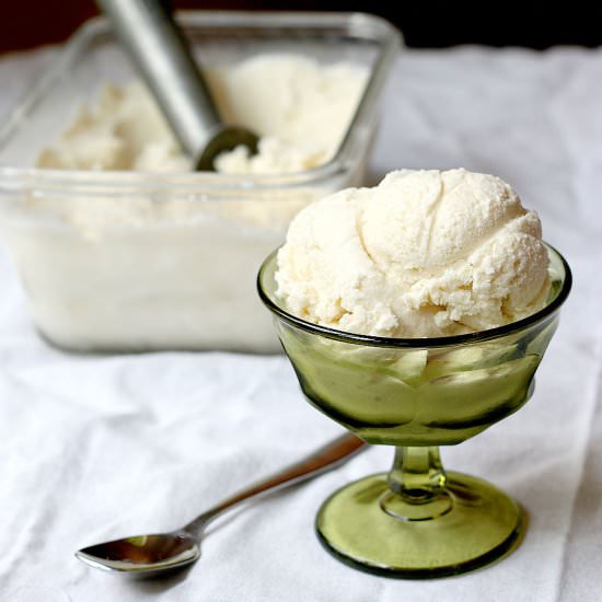 Super Easy Vanilla Ice Cream
