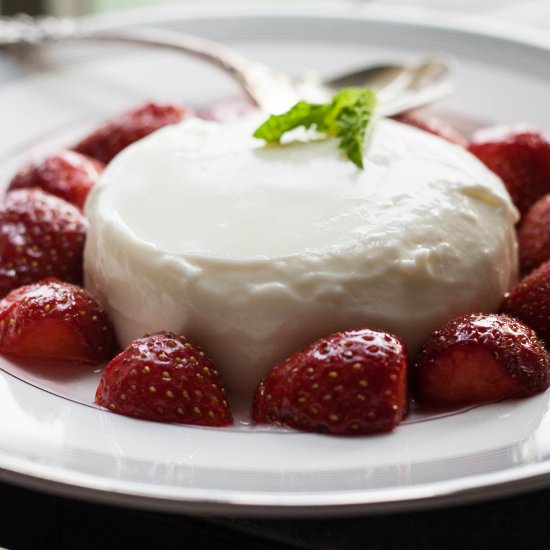 Cardamom Panna Cotta with Berries