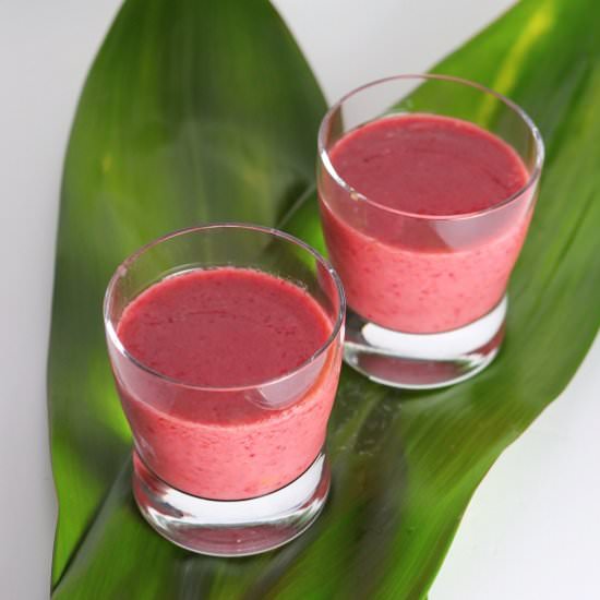 Raspberry and Apricot Smoothie