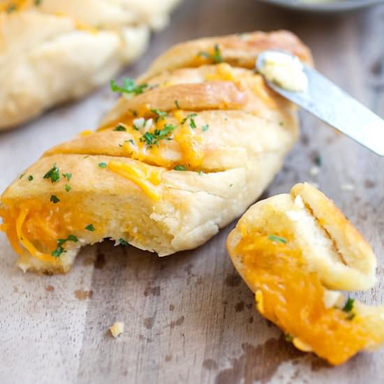 Hasselback Garlic Cheesy Bread