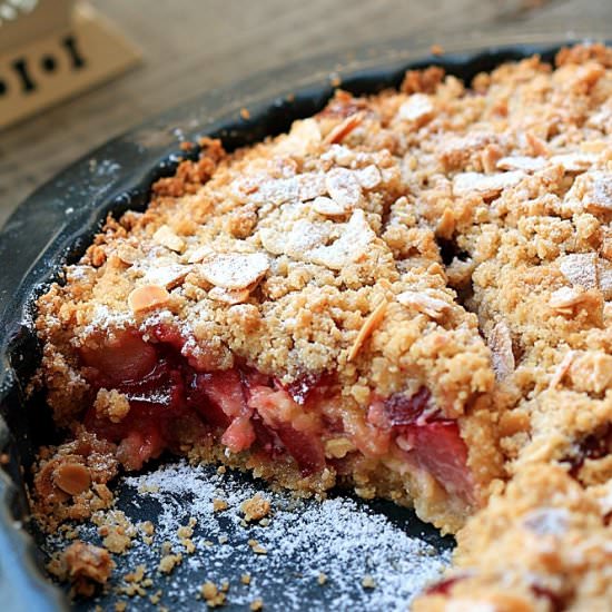 Almond Plum Crumble