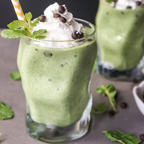 Dreamy Chocolate Chip Mint Smoothie