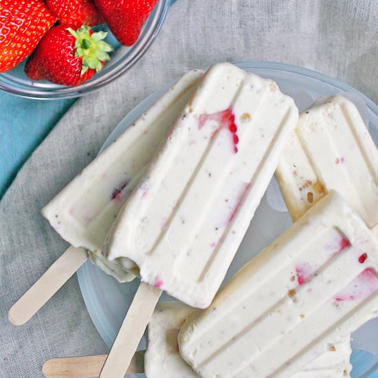 Strawberry Shortcake Pops