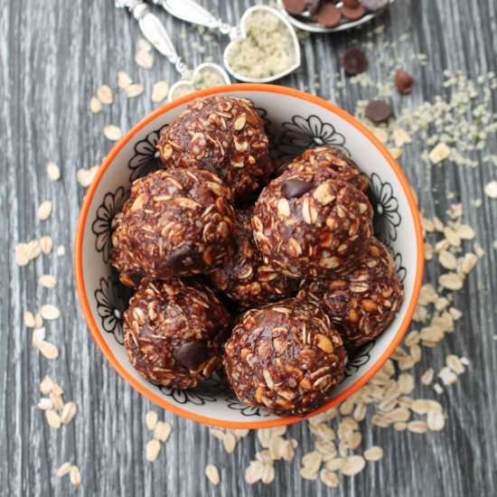 Chocolate Peanut Butter Hemp Balls