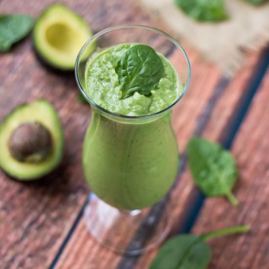 Creamy Banana Green Smoothie