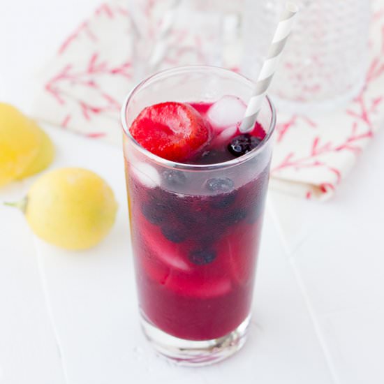 Easy Homemade Berry Lemonade