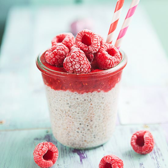 Raspberry chia pudding