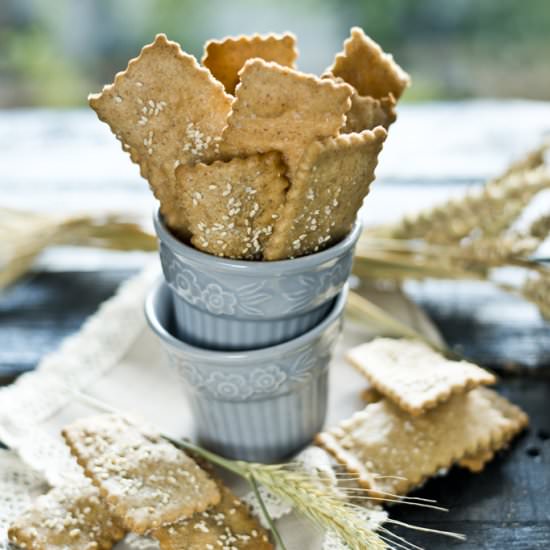 Wheat and oat crackers