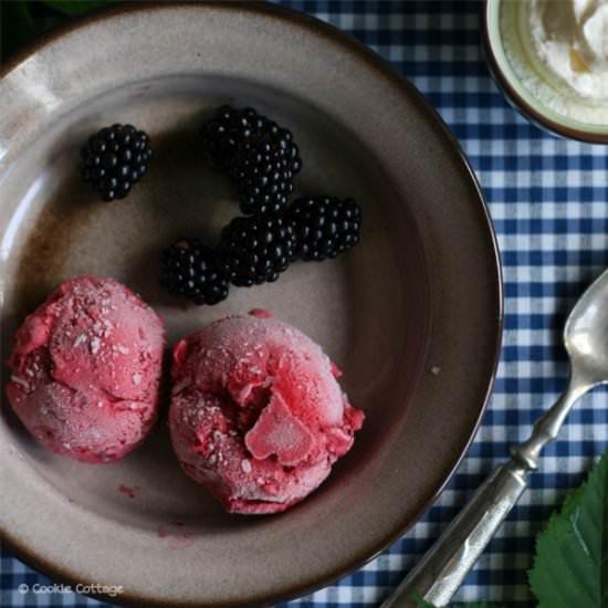 Blackberry ice cream