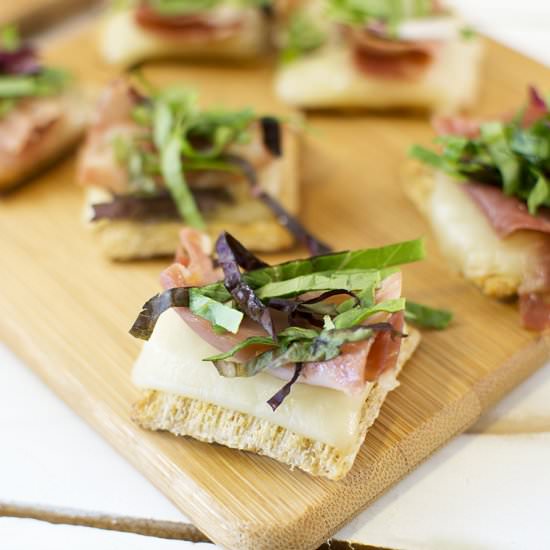 Proscuitto and Mixed Green Triscuit