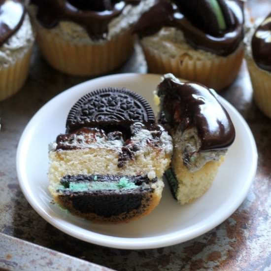Mint Cookies & Cream Cupcakes