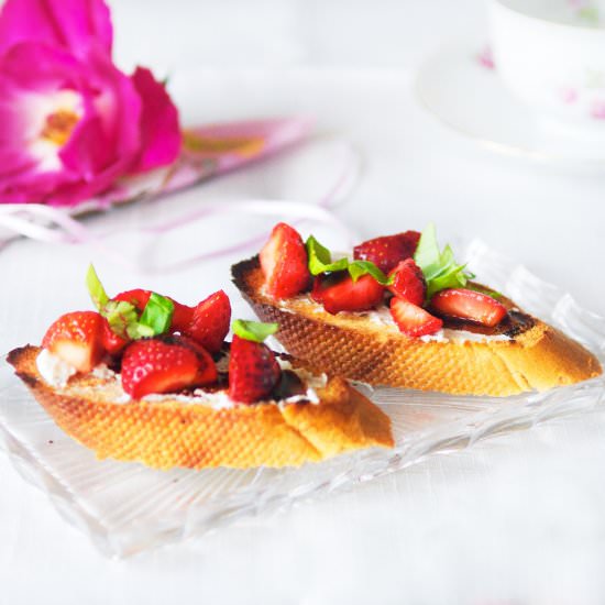 Bruschetta with Strawberries