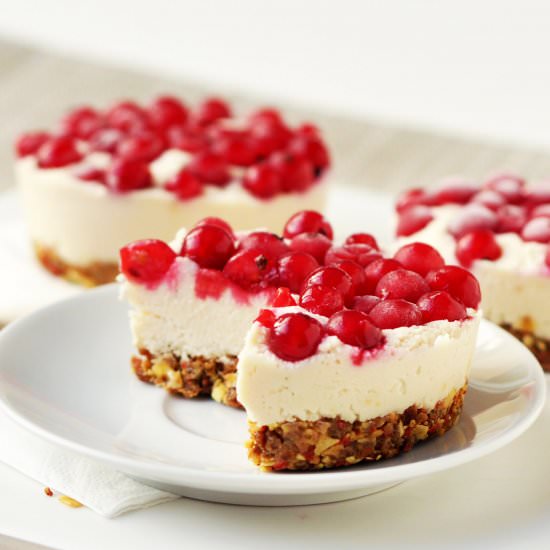 Redcurrant cheesecakes