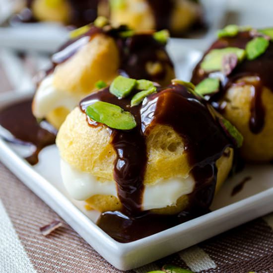 Cream Puffs with Chocolate Sauce