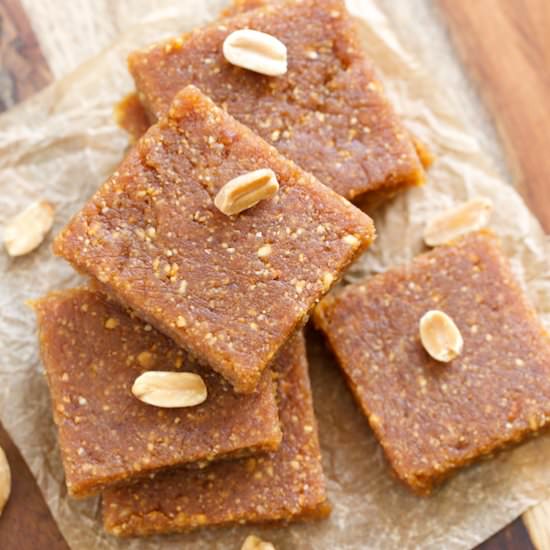 Peanut Butter Cookie Energy Bars