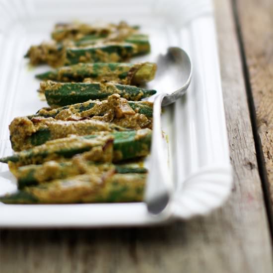 Stuffed Okra in a Yoghurt Sauce