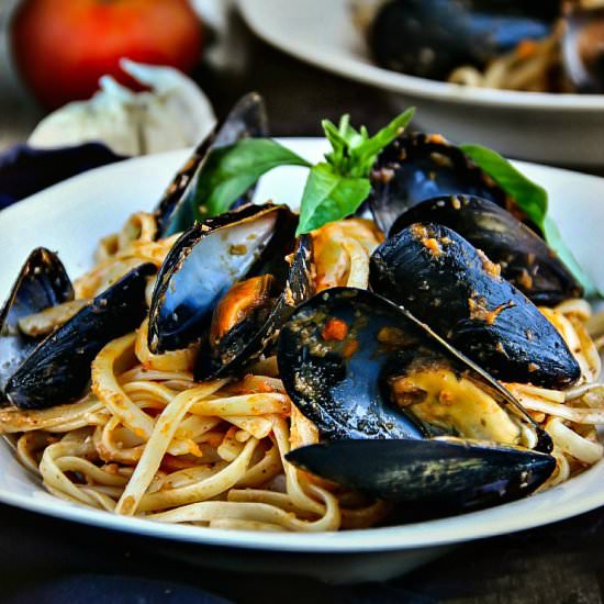 Mussels in Roasted Tomato Sauce