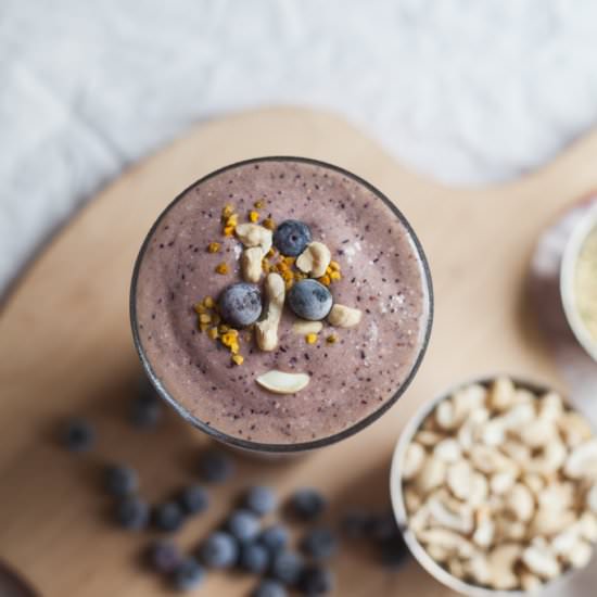 Lazy Lady Blueberry Cashew Smoothie
