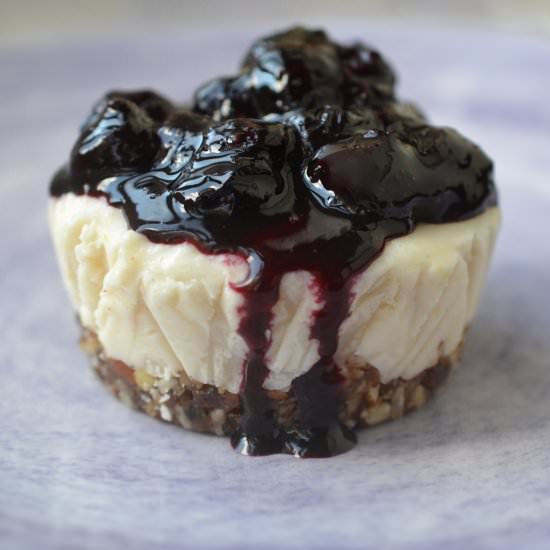 Lemon Cheesecake w/ Blueberry Sauce