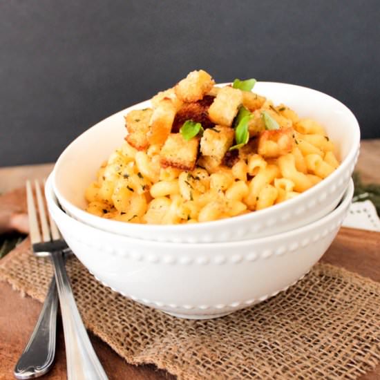 Roasted Garlic Macaroni and Cheese