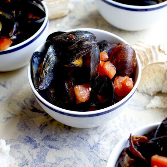Spicy Mussels with Pancetta