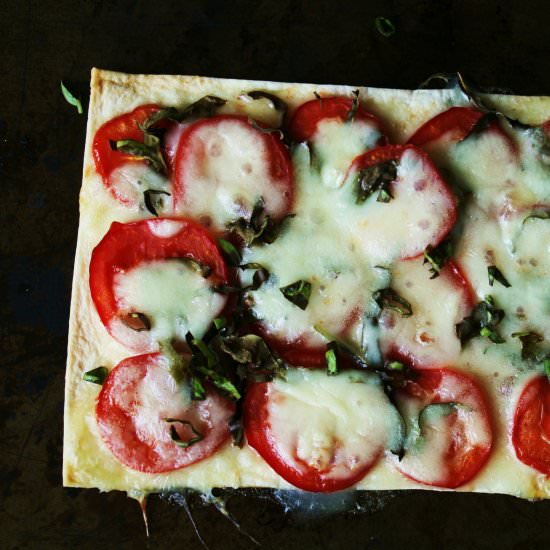 Caprese Flatbread Pizza