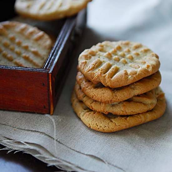 Classic Peanut Butter Cookies