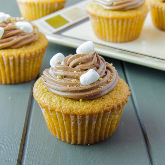 S’mores Cupcakes with Marshmallow