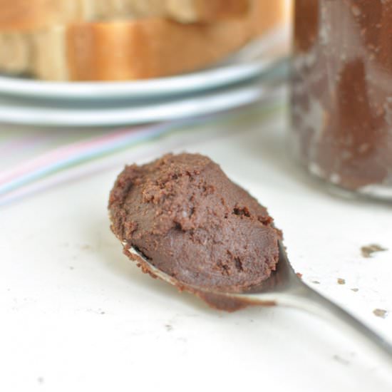 Homemade Chocolate Hazelnut Spread