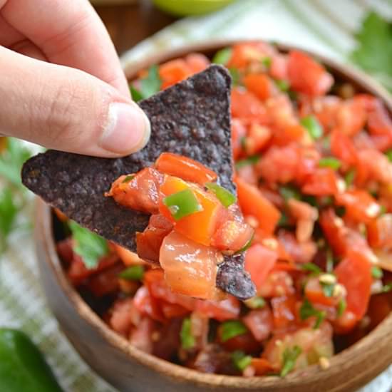 Garden-Fresh Tomato Salsa